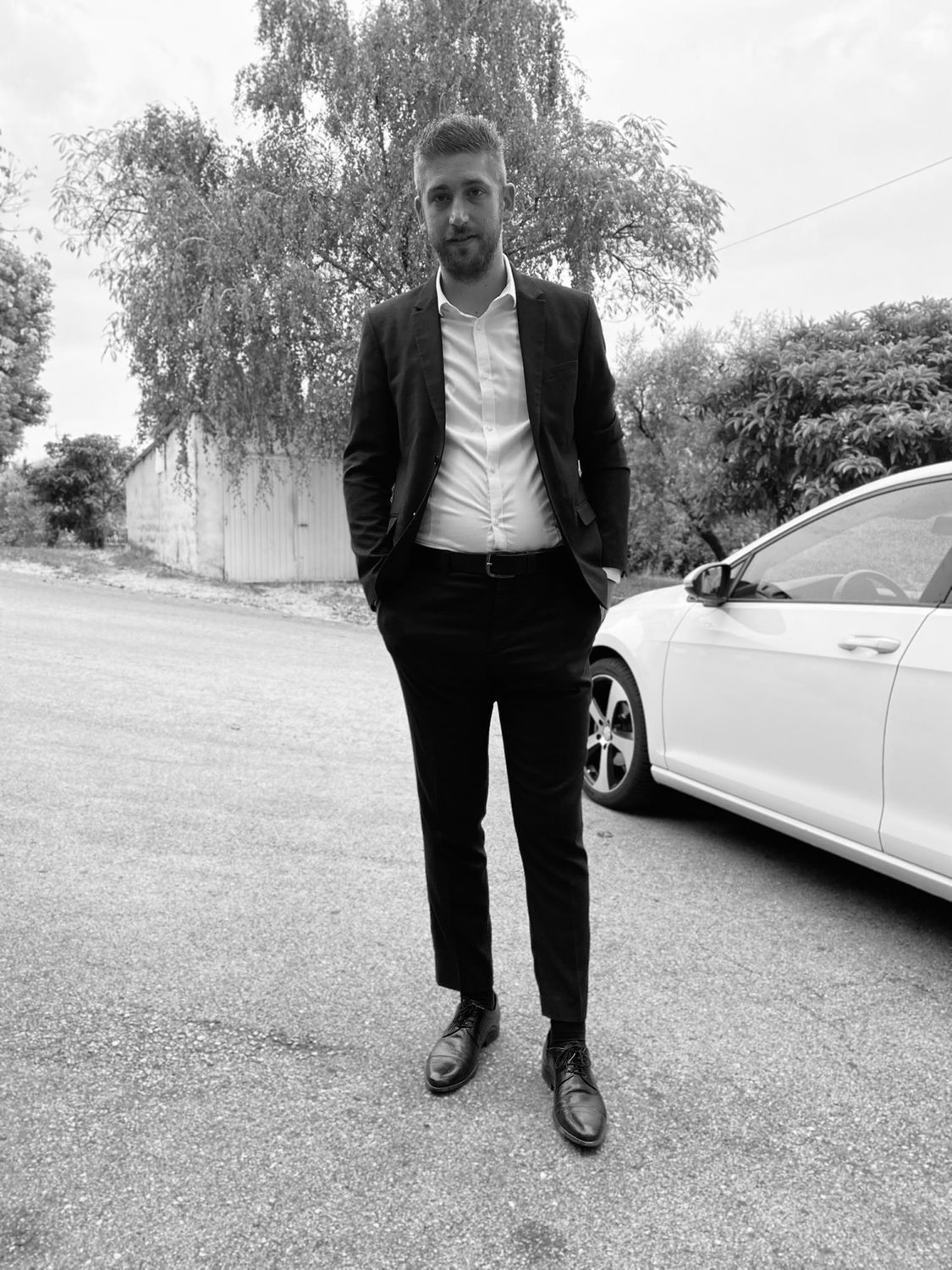 Mr. Phil Love in abito elegante
